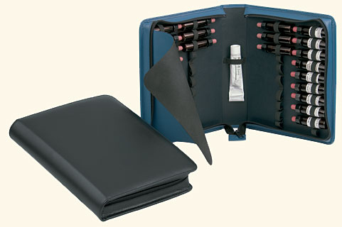 (image for) Leather case with 40 loops (10 ml stockbottles or 2 dram vials, 15-18 mm, 0.6-0.7in)